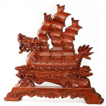 聚財納福，一帆風順——風水閣桃木龍船擺件的商務寓意與藝術價值